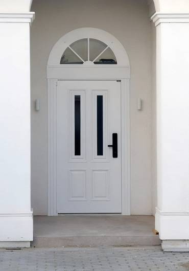 Арочная уличная дверь